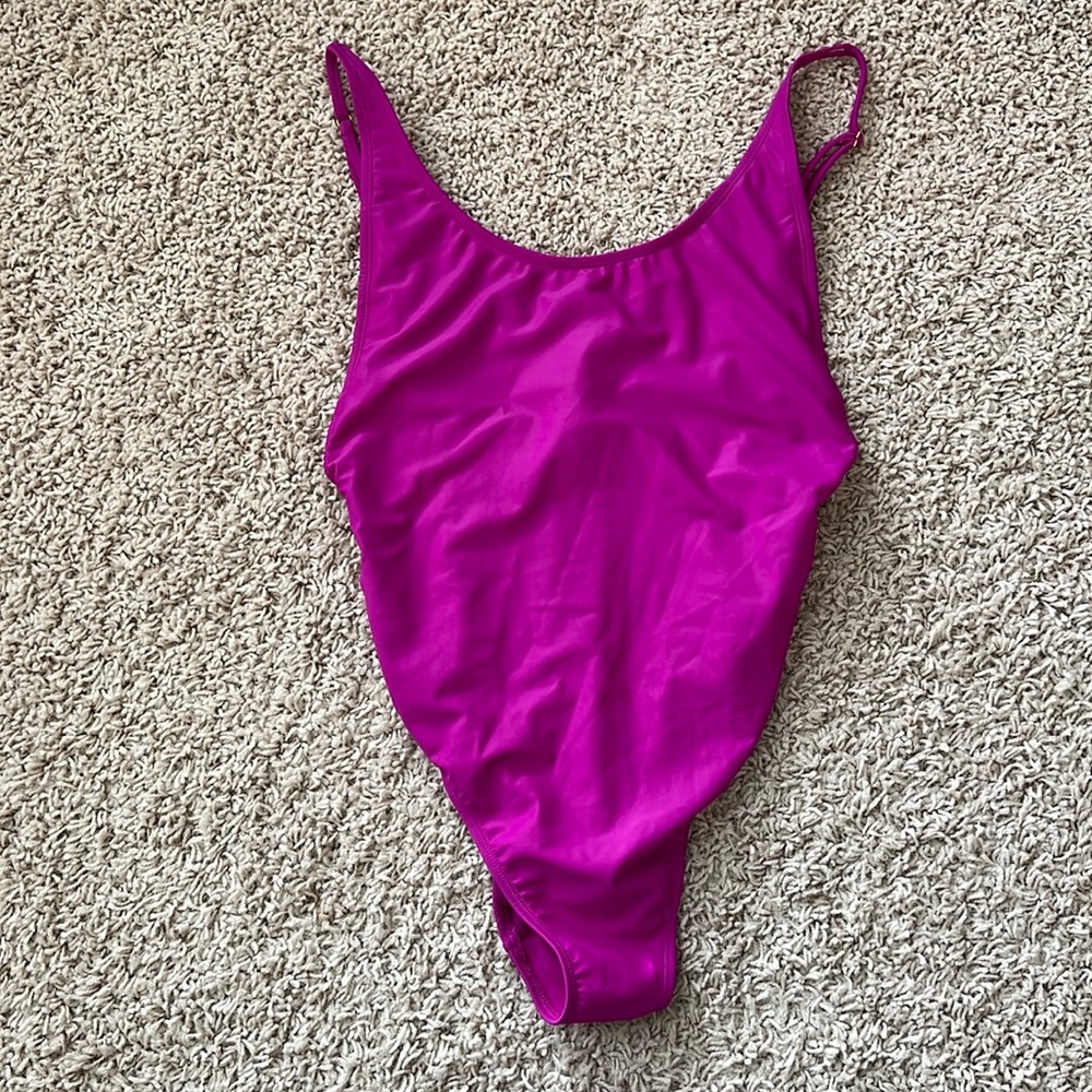 NEVER BEEN WORN // magenta low back high leg one piece bathing suit